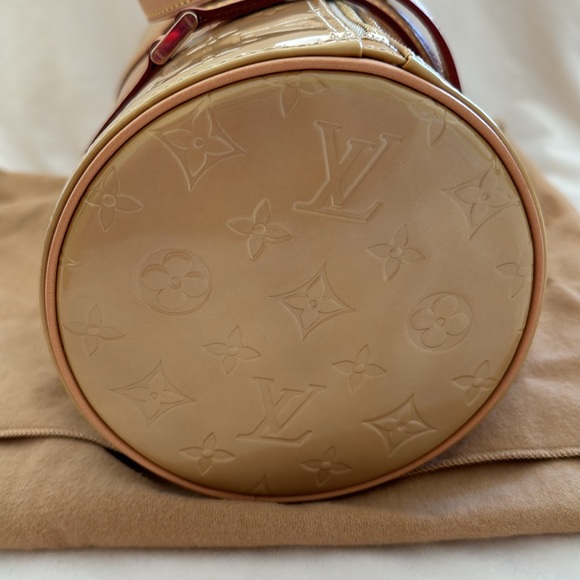 Louis Vuitton Bedford Handbag - Picture 5 of 13